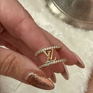 Louis Vuitton Initial Ring 💍